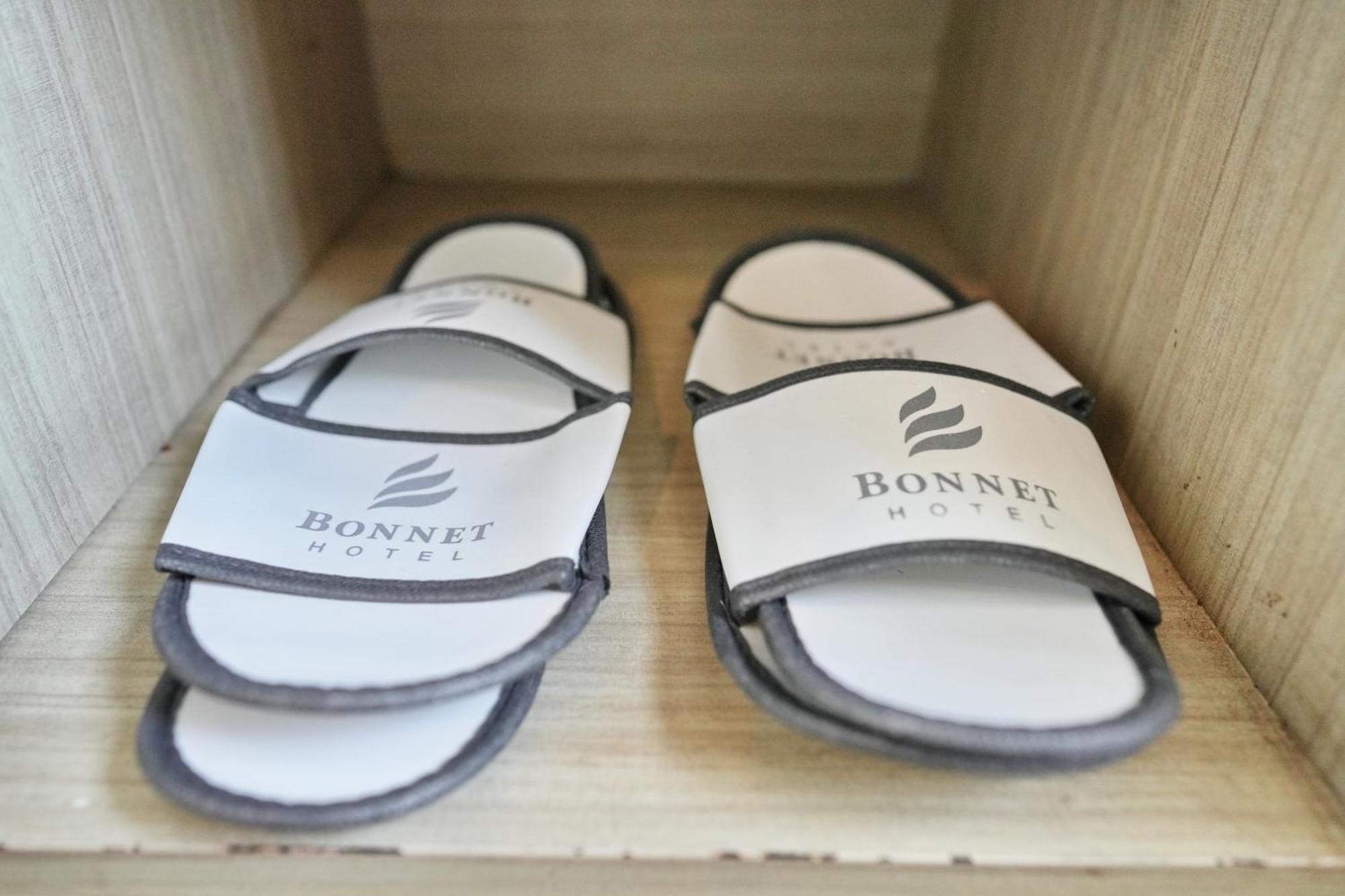 Bonnet Hotel Surabaya Exterior photo
