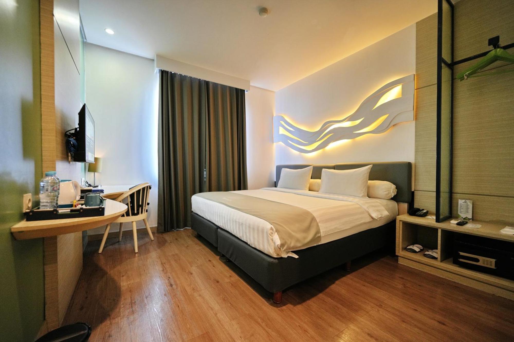 Bonnet Hotel Surabaya Exterior photo