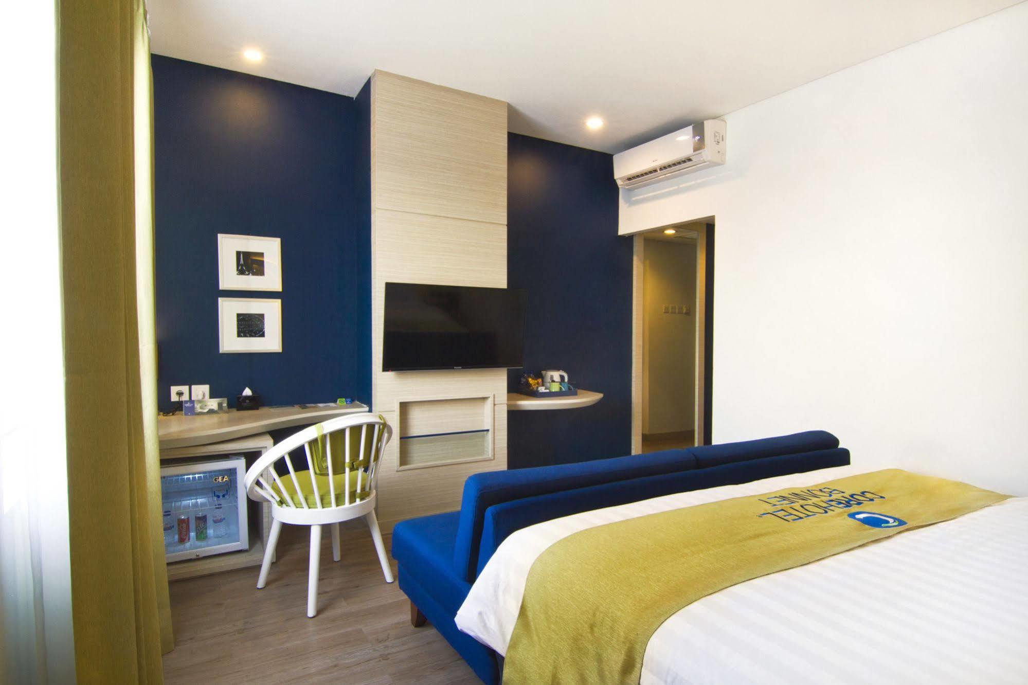 Bonnet Hotel Surabaya Exterior photo