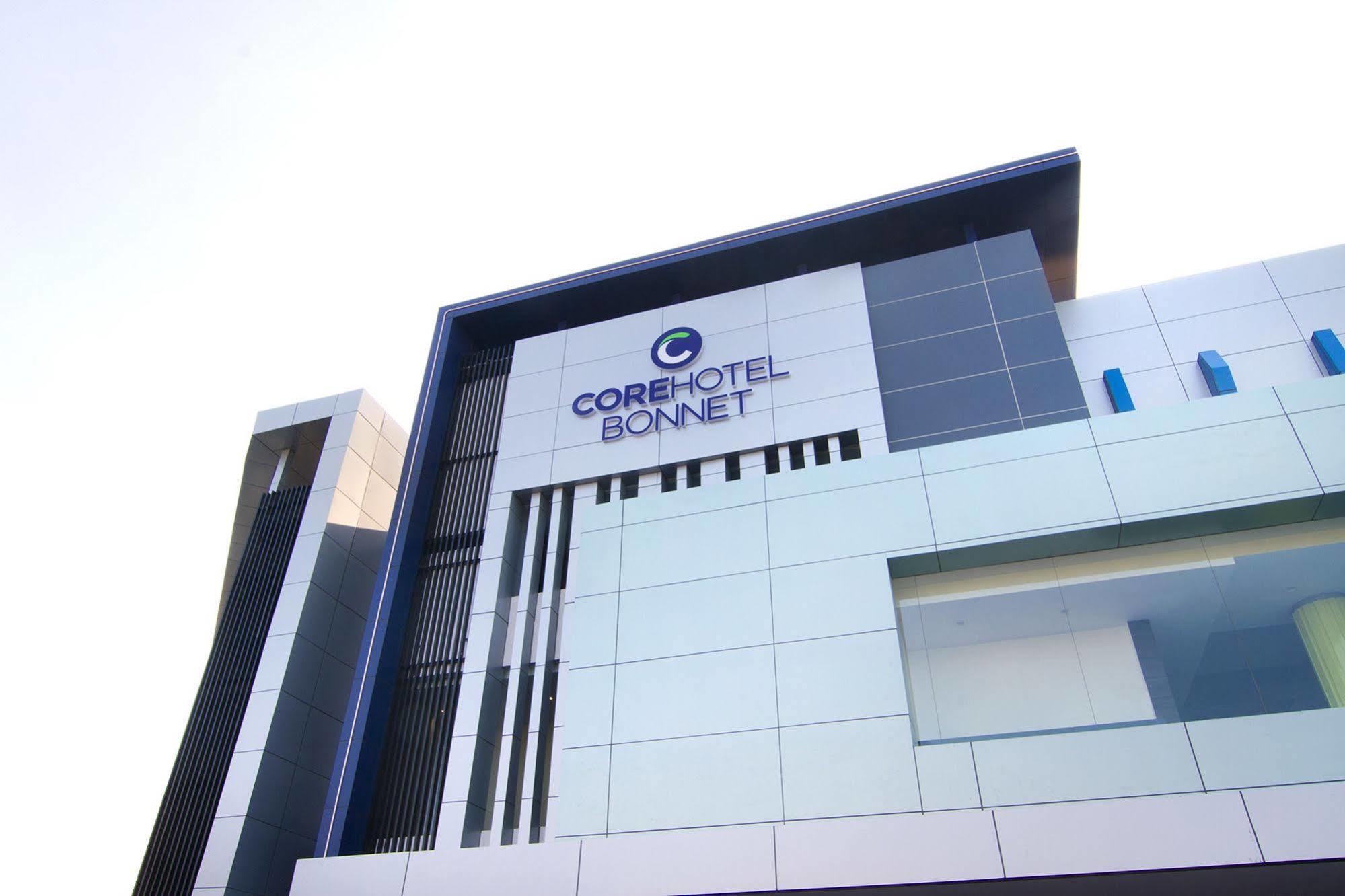 Bonnet Hotel Surabaya Exterior photo